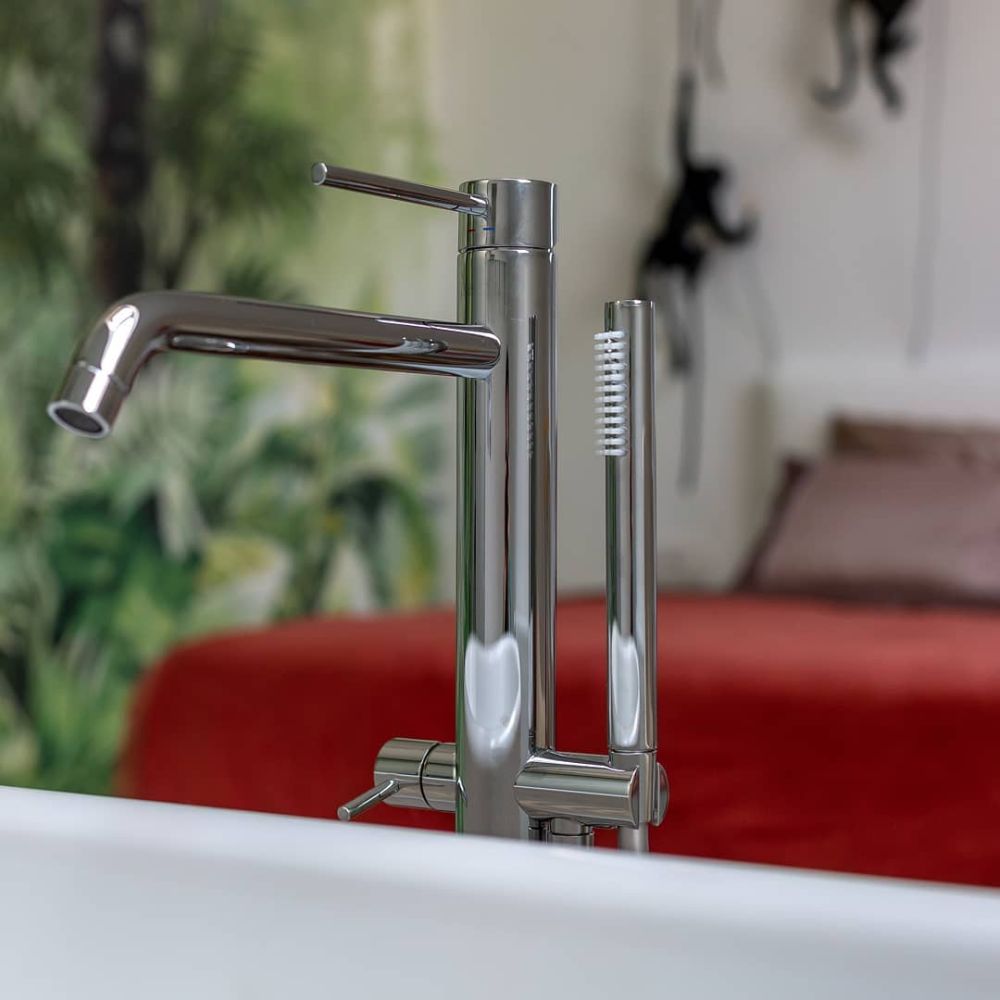 Смеситель для ванны Paffoni Light хром LIG032CR на пол