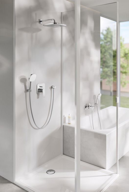 Смеситель для ванны Grohe Cubeo хром 1018140000 с душевым гарнитуром