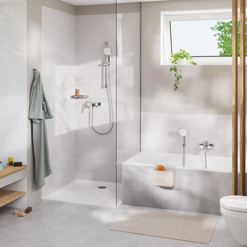 Смеситель для ванны Grohe Cubeo хром 1018140000 с душевым гарнитуром