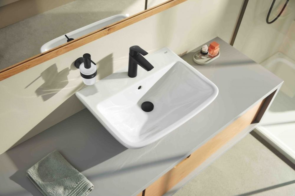 Змішувач для раковини Grohe Eurosmart чорний матовий 233242433
