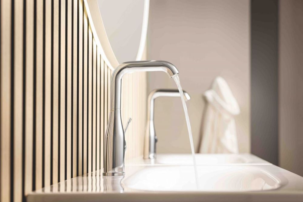 Змішувач для раковини Grohe Essence хром 24174001