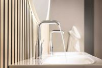 Змішувач для раковини Grohe Essence хром 24174001