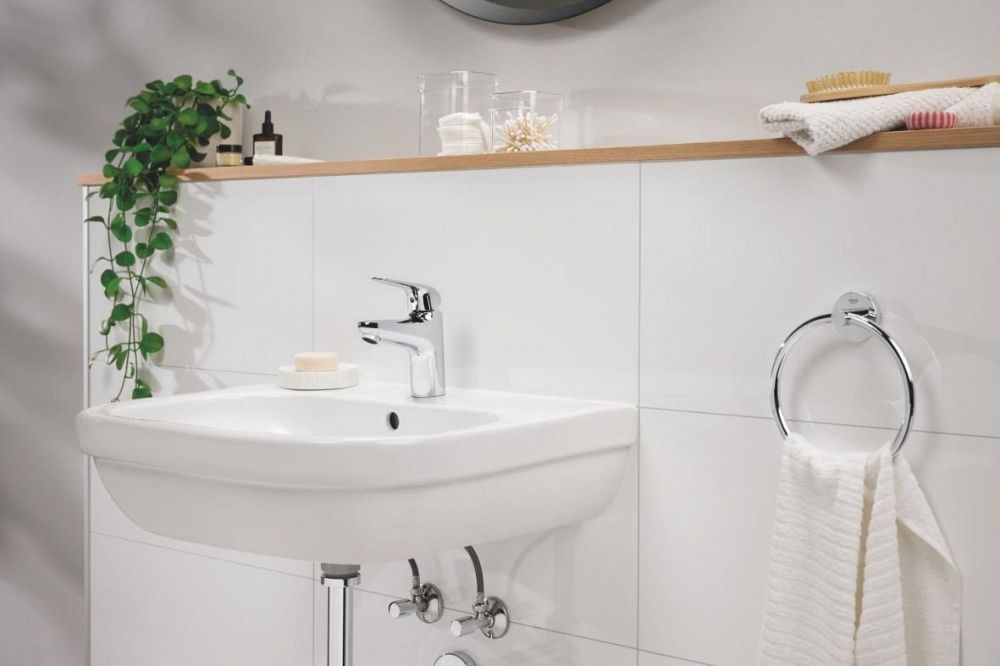 Змішувач для раковини Grohe Swift хром 24318001