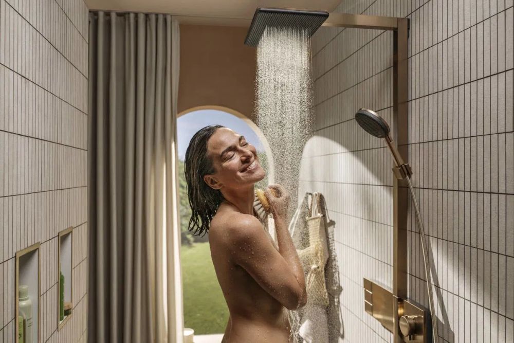 Душевая система с термостатом Hansgrohe Raindance Alive Q бронза 24591140