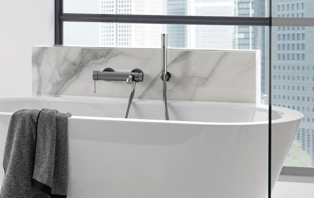 Змішувач для ванни Grohe Essence графіт темний матовий 25250AL1