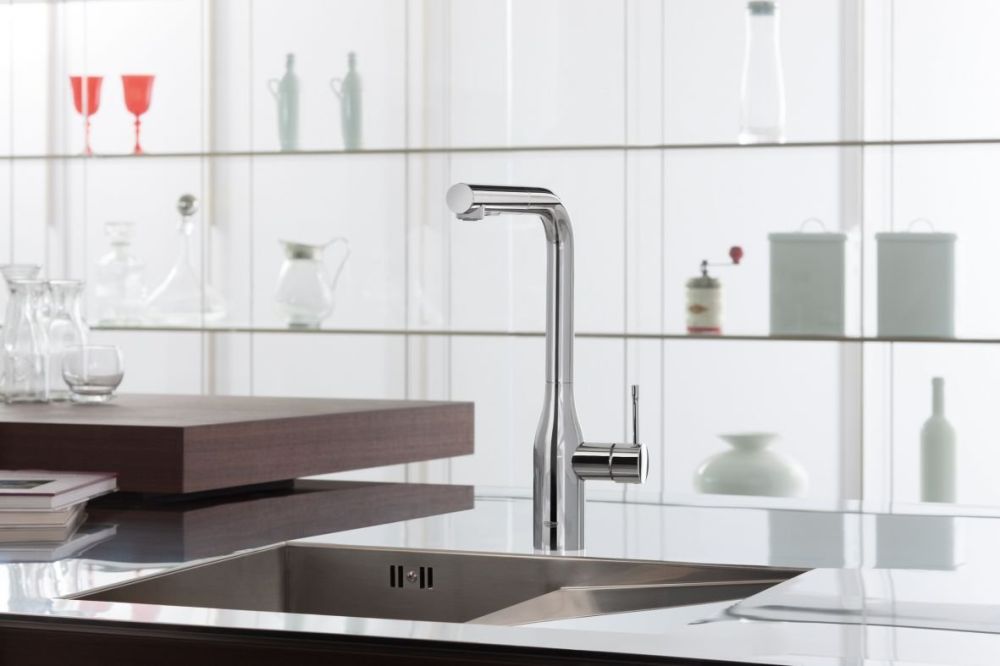 Змішувач для кухні Grohe Essence хром 30270000 з висувною лійкою