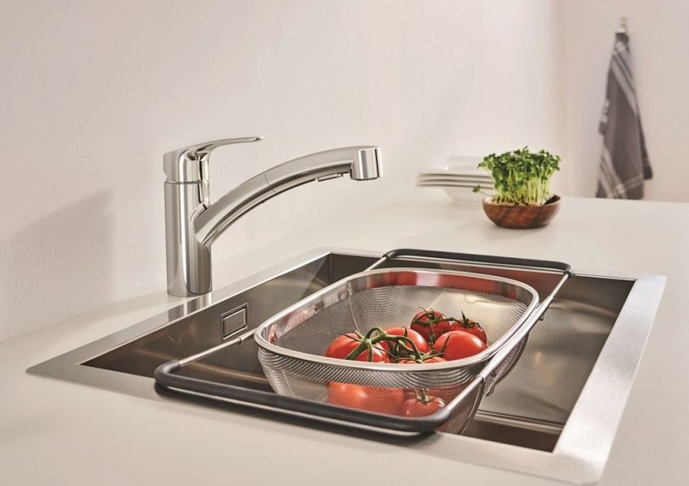 Змішувач для кухні Grohe Eurosmart New хром 30305001 з висувною лійкою