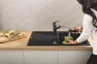 Змішувач для кухні Grohe Start чорний матовий 303072431 з висувною лійкою