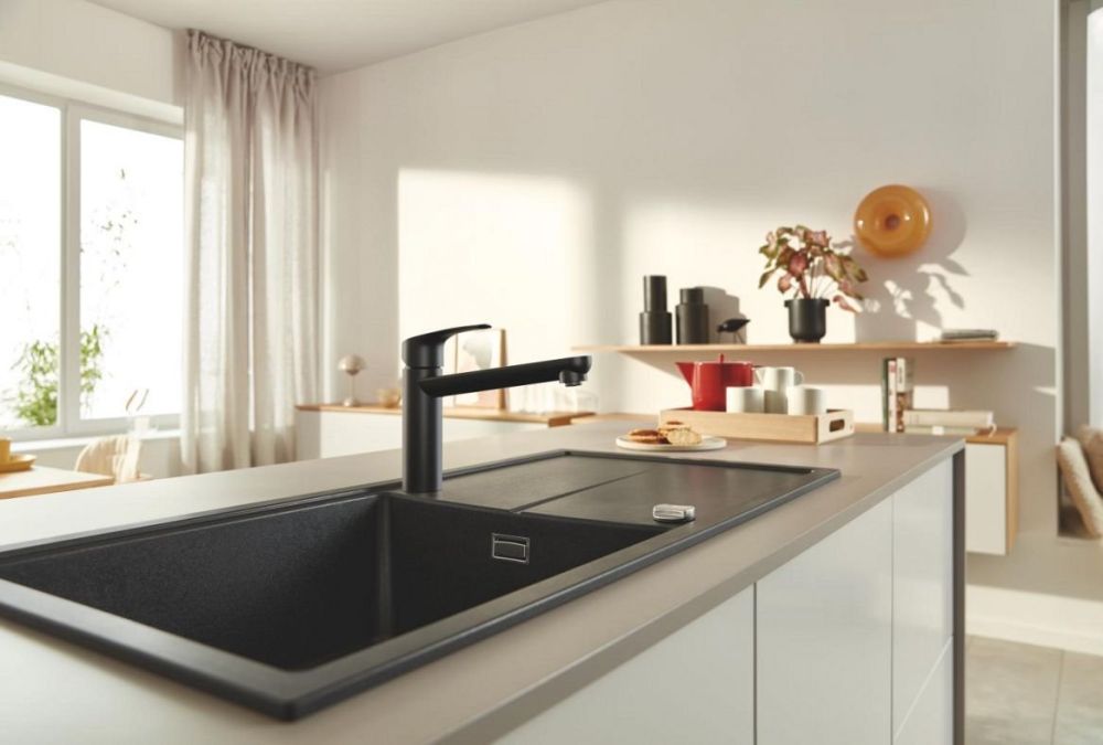 Змішувач для кухні Grohe Eurosmart New чорний матовий 304632430