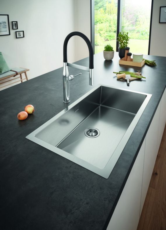 Змішувач для кухні Grohe Essence хром 30503000