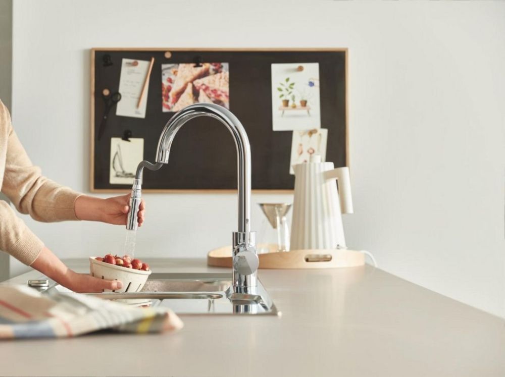 Змішувач для кухні Grohe Via Cosmo хром 30612000 з висувною лійкою
