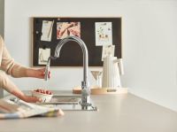 Змішувач для кухні Grohe Via Cosmo хром 30612000 з висувною лійкою
