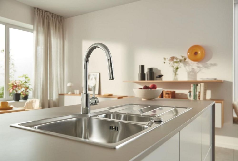 Змішувач для кухні Grohe Via Cosmo хром 30612000 з висувною лійкою
