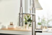 Змішувач для кухні Grohe Via Cosmo суперсталь 30614DC0 з висувною лійкою