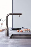 Змішувач для кухні Grohe Essence Smartcontrol графіт темний матовий 31615AL0 з висувною лійкою