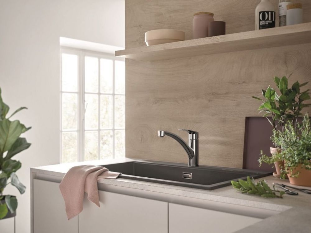 Змішувач для кухні Grohe Eurosmart New хром 33281003