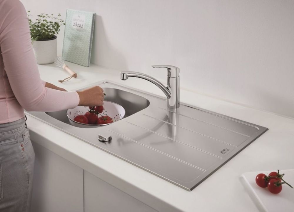 Змішувач для кухні Grohe Eurosmart New хром 33281003