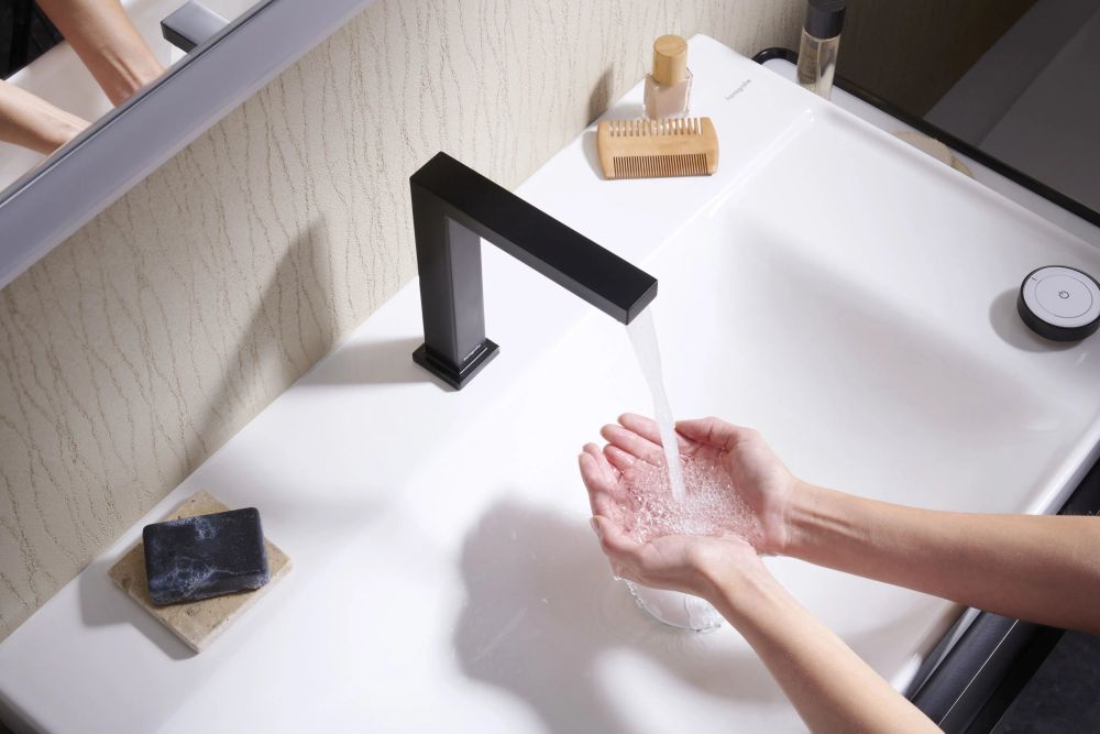 Раковина подвесная Hansgrohe Xelu Q 80 см белый глянцевый 60320450