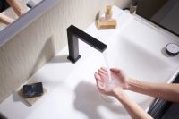 Раковина подвесная Hansgrohe Xelu Q 80 см белый глянцевый 60320450