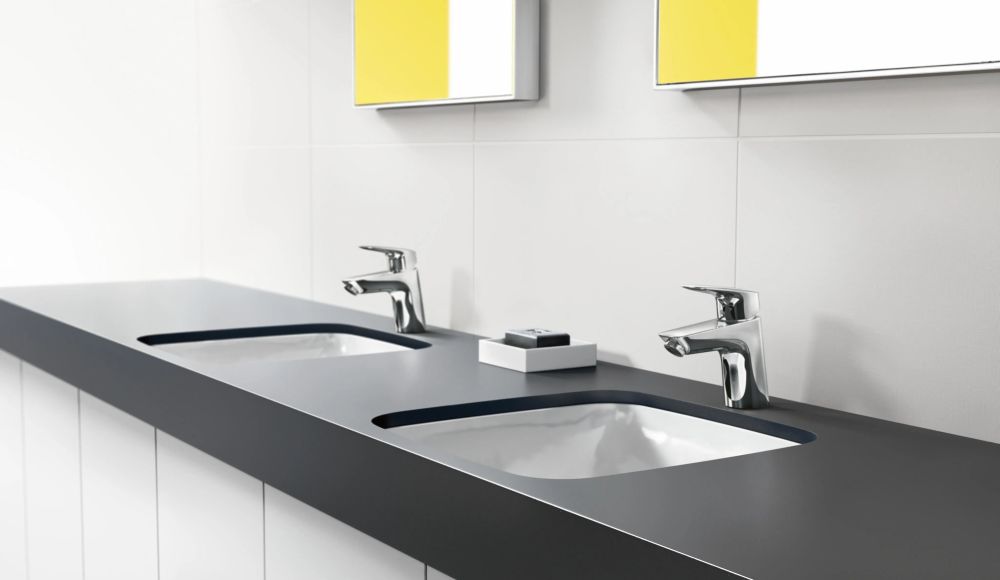 Змішувач для раковини Hansgrohe Logis чорний матовий 71070670
