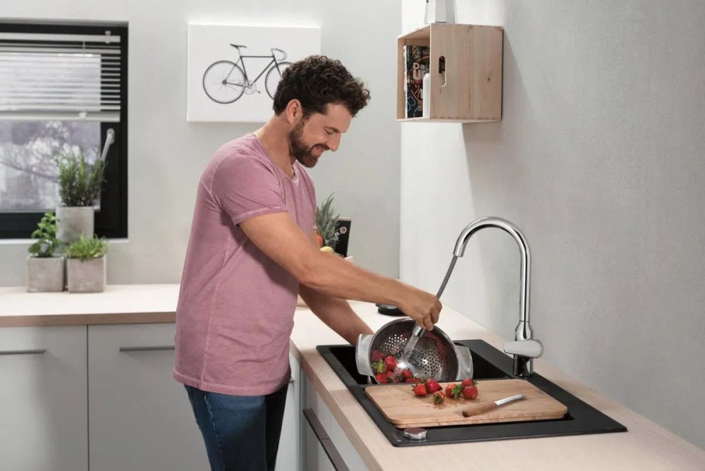 Смеситель для кухни Hansgrohe Focus M42 хром 71800000 с выдвижной лейкой