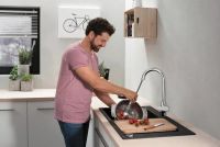 Смеситель для кухни Hansgrohe Focus M42 хром 71800000 с выдвижной лейкой