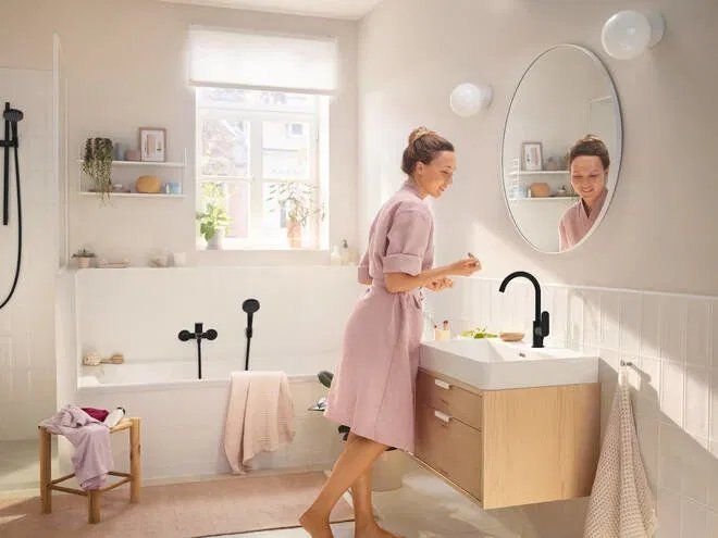 Змішувач для раковини Hansgrohe Rebris S чорний матовий 72536670