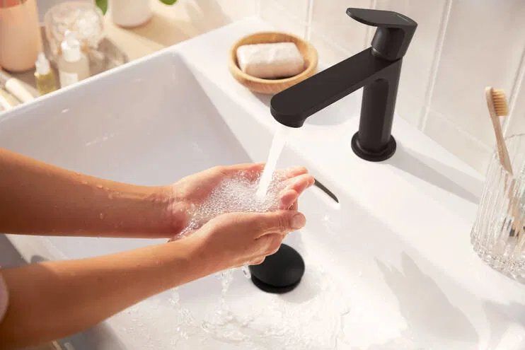 Змішувач для раковини Hansgrohe Rebris S чорний матовий 72588670