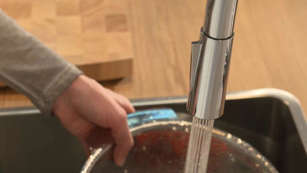 Змішувач для кухні Hansgrohe Talis S хром 72815000 з висувною лійкою
