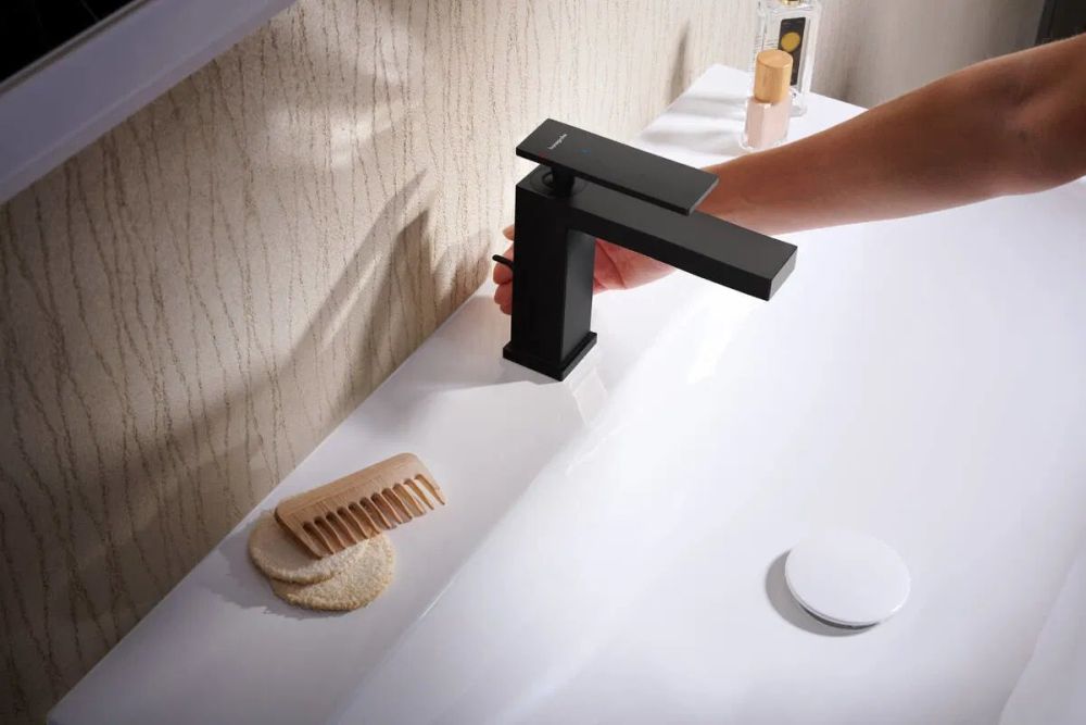 Смеситель для раковины Hansgrohe Tecturis E белый матовый 73012700