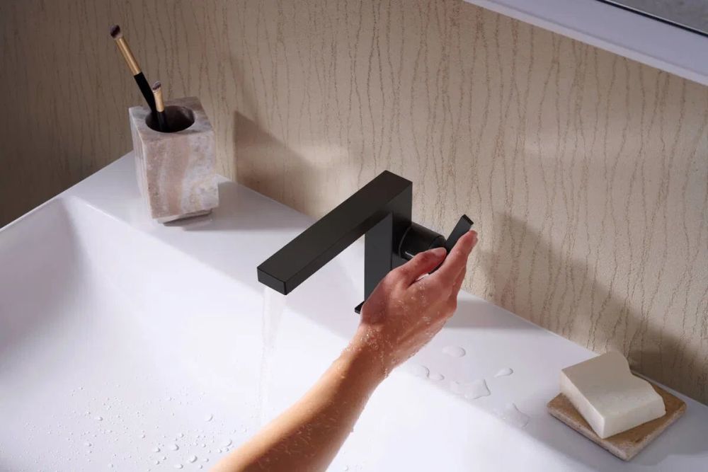 Смеситель для раковины Hansgrohe Tecturis E черный матовый 73021670