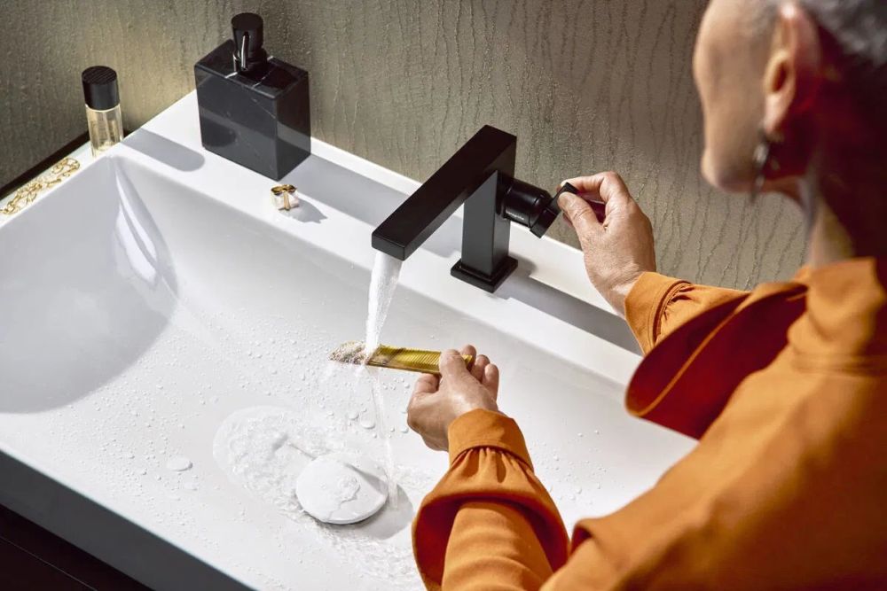 Смеситель для раковины Hansgrohe Tecturis E черный матовый 73021670