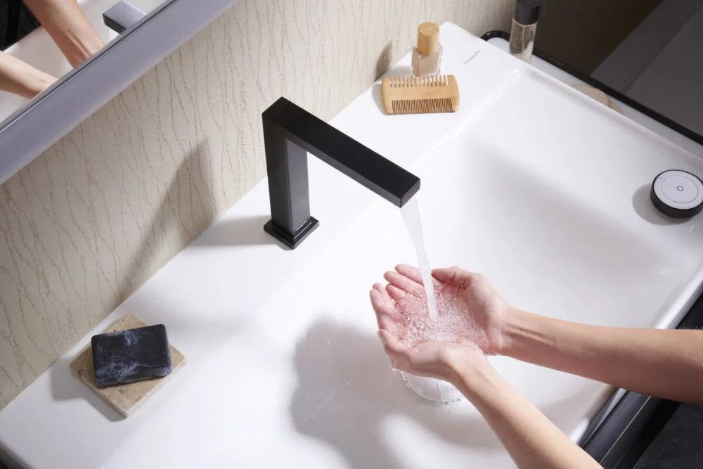 Смеситель для раковины Hansgrohe Tecturis E черный матовый 73053670