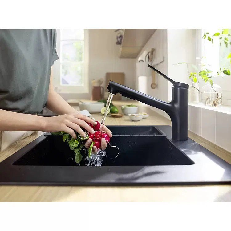 Змішувач для кухні Hansgrohe Zesis M33 чорний 74820670 з висувною лійкою
