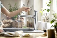 Змішувач для кухні Hansgrohe Zesis M33 хром 74822000 з висувною лійкою