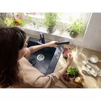 Змішувач для кухні Hansgrohe Zesis M33 чорний 74822670 з висувною лійкою