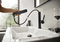 Змішувач для раковини Hansgrohe Finoris чорний матовий 76063670 з висувною лійкою