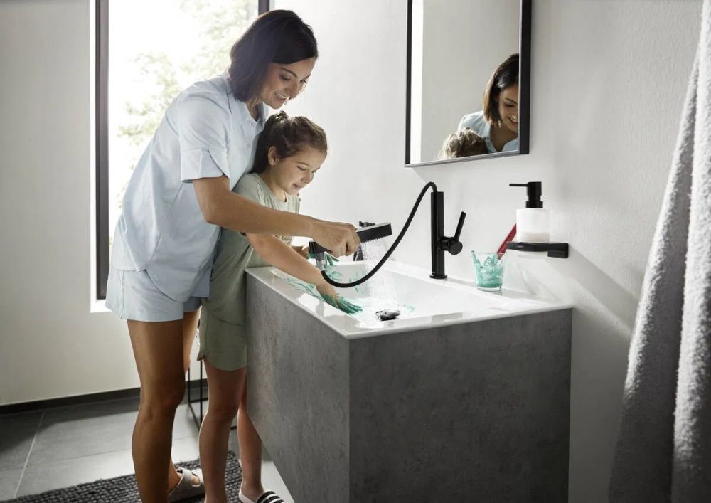 Змішувач для раковини Hansgrohe Finoris чорний матовий 76063670 з висувною лійкою