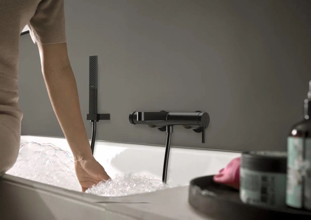 Змішувач для ванни Hansgrohe Finoris чорний матовий хром 76420340