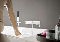 Смеситель для ванны Hansgrohe Finoris белый матовый 76420700